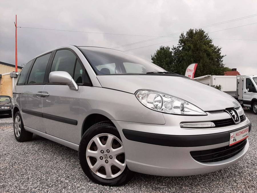 PEUGEOT 807 .